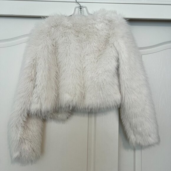 White Fur Jacket - Target Girls XXL (Fits A Medium) - Only Worn Briefly In Pics - Picture 5 of 8